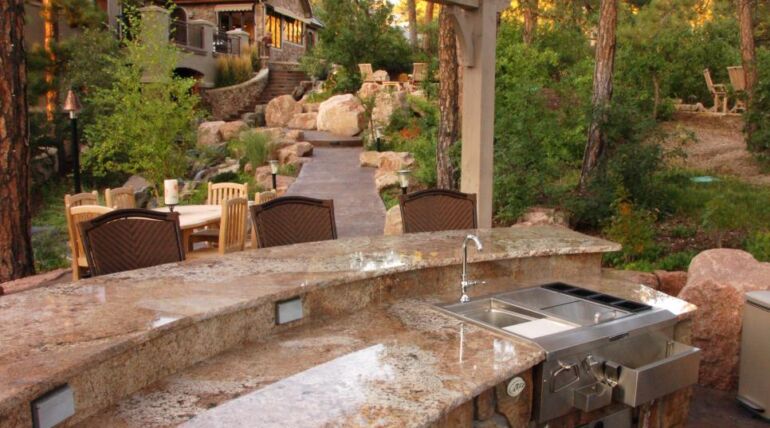 What’s the Best Countertop Material for Outdoor Kitchens?